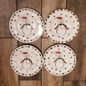 AT HOME 4 plates w/x-mas decor